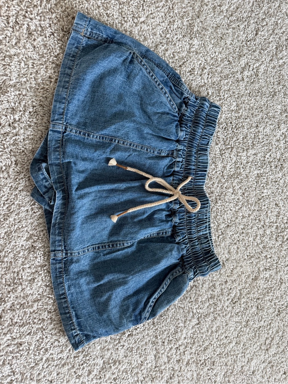 Women's Denim Elastic Waist Shorts in Blue